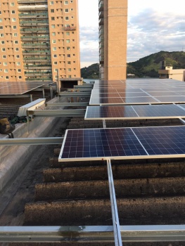 Placas solares no Ciac
