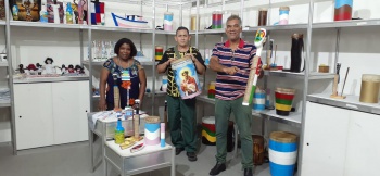Artesã Jupiara Silva e mestres José Roberto e Domingos Teixeira