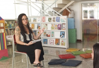 Escritora Isabella Mariano vai ministrar Oficina de Introdução a Escrita na Casa Porto das Artes Plásticas
