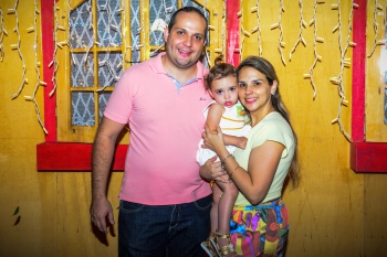 Famílias conhecendo a iluminação especial de Natal do Parque Moscoso