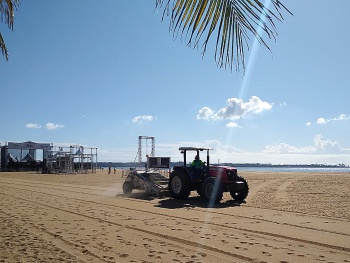 Tatuí, equipamento mecanizado de limpeza das praias após o Réveillon 2020