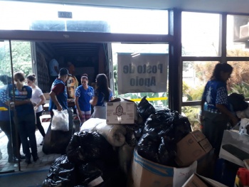 Voluntários do Vitória do Bem levam donativos e participam de mutirão em Iconha