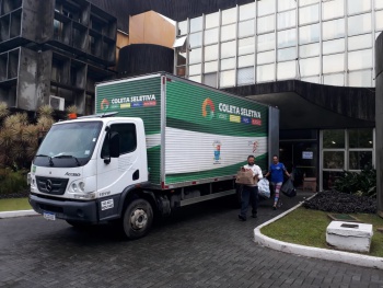 Voluntários do Vitória do Bem levam donativos e participam de mutirão em Iconha