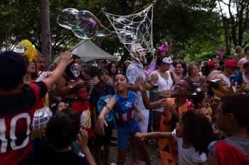 Crianças se divertem no Parque Moscoso no Carnaval do Centro 2020