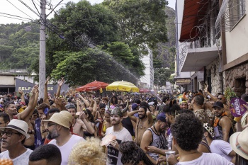 Blocos de rua animam foliões no Carnaval de Rua em Vitória