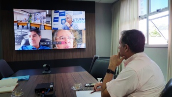 Prefeito Luciano em videoconferencia com o ministro Paulo Guedes sobre o cornonavírus