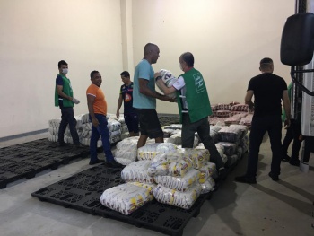 Alimentos doados na campanha Vitória Solidária