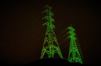 Torres de Jesus de Nazareth com iluminação especial verde