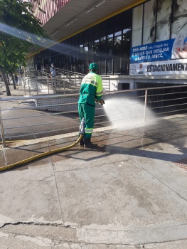 Higienização de praças e calçadas Jardim da Penha