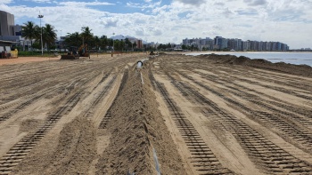 Engordamento da praia de Camburi