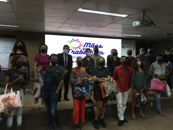 Formatura do projeto Mãos que Trabalham