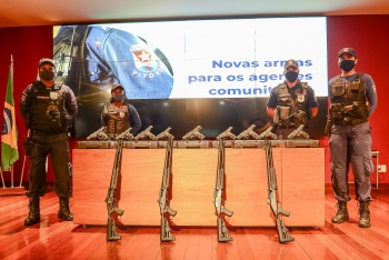 Entrega das Novas Armas para os Agentes Comunitários da Guarda Civil Municipal