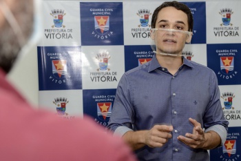 Prefeito Pazolini e secretário de segurança em entrevista coletiva com a imprensa