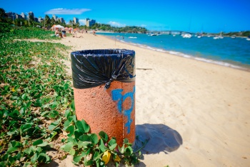 Praia da Guarderia - Manilha de Lixo