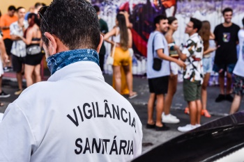 Servidor da Vigilância Sanitária participa de fiscalização em Vitória durante o Carnaval