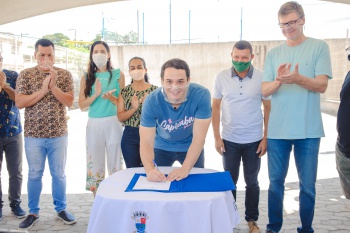 Assinatura da Ordem de Serviço do reinício da construção da EMEF Paulo Reglus Neves Freire, em Inhanguetá