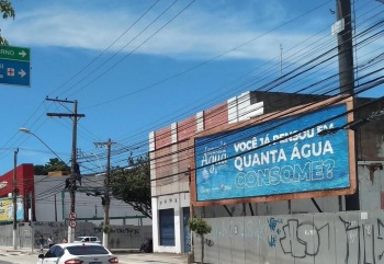Outdoor na Avenida Vitória