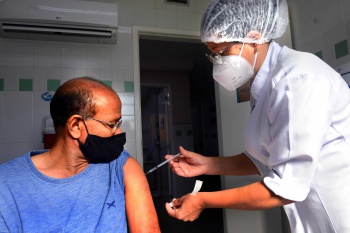 Vacinação na Unidade de Saúde da Ilha de Santa Maria