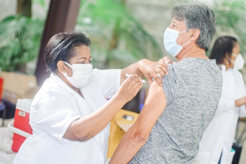 Vacinação no Maanaim para idosos com mais de 70 anos e trabalhadores da saúde
