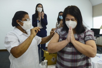 Solenidade do primeiro dia de vacinação de professores contra a Covid-19