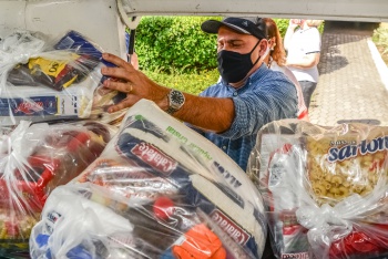 Doação de Alimentos - Campanha Vitória da Solidariedade