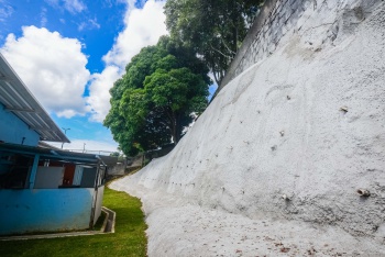 Muro de Contenção da EMEF Custódia Dias de Campos