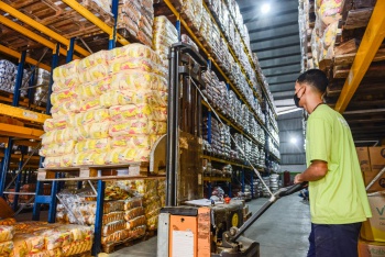 Montagem de Kit Alimentação Escolar