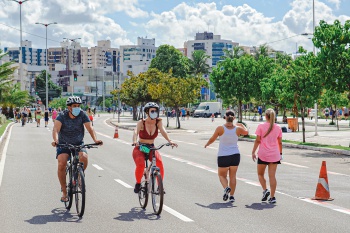 Rua de Lazer na Praia de Camburi e Ciclofaixa de Domingo