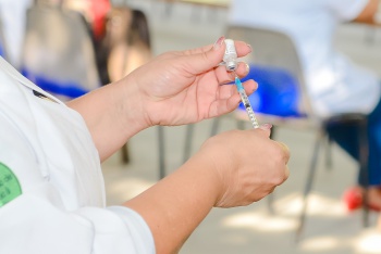 Vacinação Pfizer-BioNTech no Maanaim de Vitória