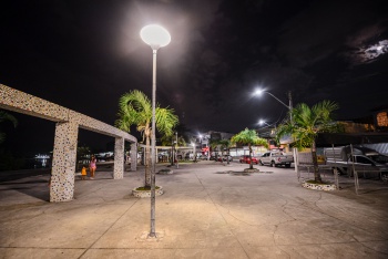 Iluminação na Praça Dom João Batista e entorno