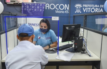Prefeito acompanha o mutirão no Procon Vitória