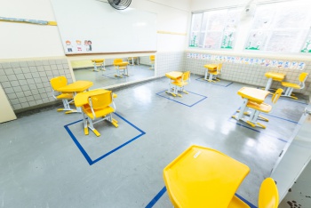 Sala de Aula do CMEI Sinclair Philips com os protocolos de segurança