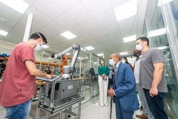 Visita do Sr Pedro, Aluno da EJA, ao Senai