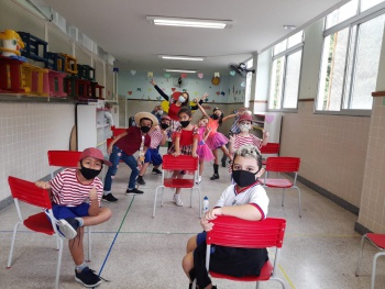 Festa Junina em sala de aula na Emef TI Eunice Pereira Silveira