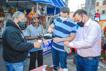 Café da Manhã em homenagem ao Dia do Feirante na Feira Livre de Itararé