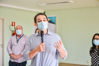 Prefeito anuncia novas parcerias e atendimentos no Centro de Especialidades Médicas