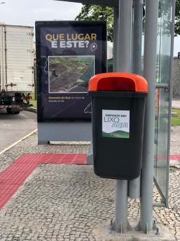 Instalação de papeleiras