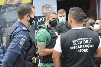 Ação fiscalizatória em ferro-velho