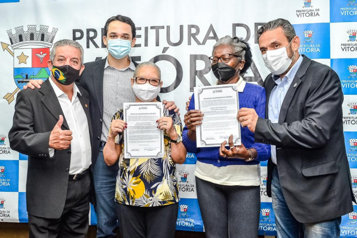Entrega de títulos de propriedade