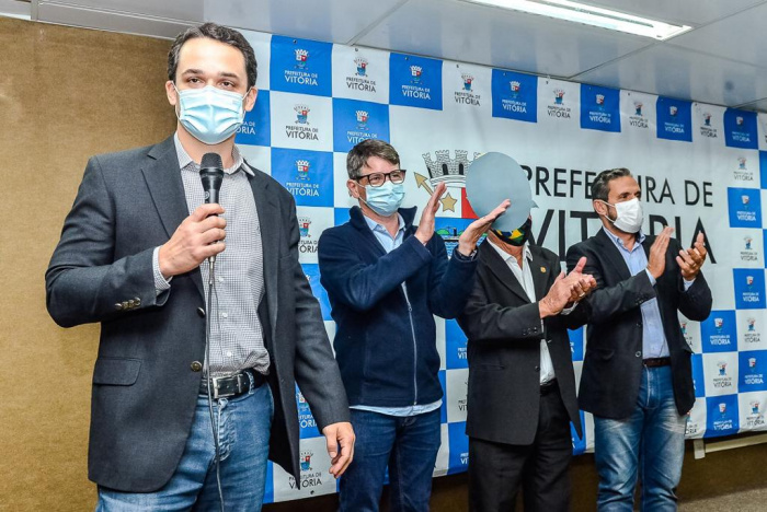 Entrega de títulos de propriedade