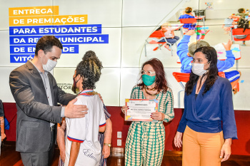 Entrega de premiações para estudantes da Rede Municipal de Ensino de Vitória
