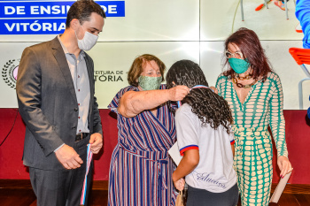 Entrega de premiações para estudantes da Rede Municipal de Ensino de Vitória