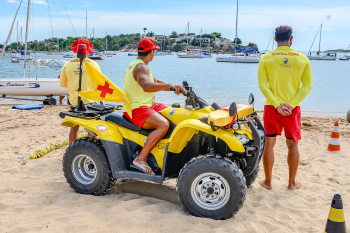 Guarda-Vida no Projeto Praia Acessível
