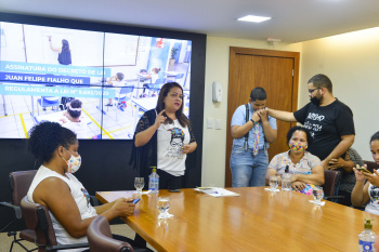 Assinatura do Decreto de Lei Juan Felipe Fialho que regulamenta a Lei 9.692/2020