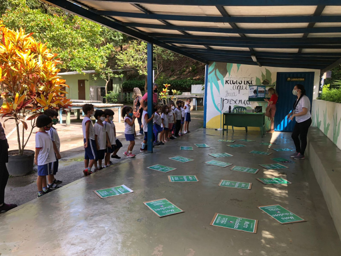 Crianças participam de atividade da Semana
