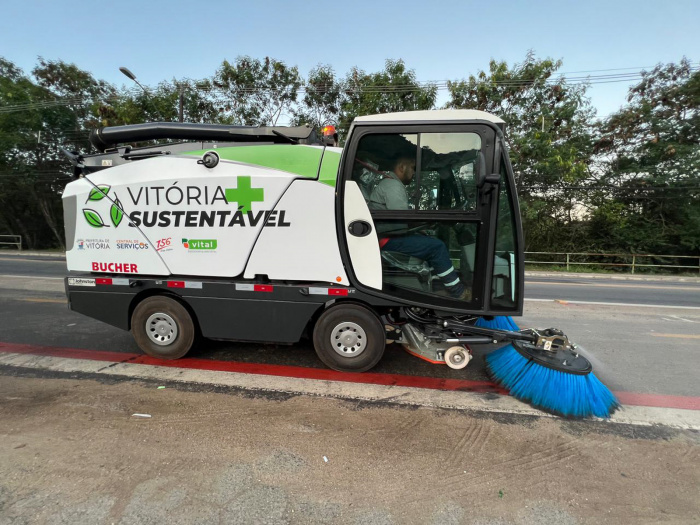 Varredeira mecanizada compacta - C202