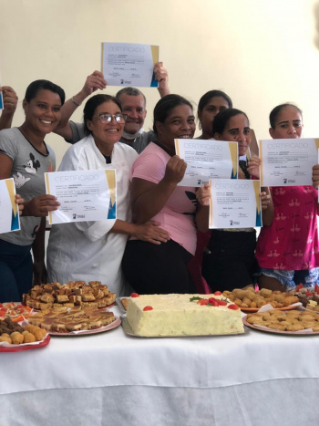 Certificação em oficina de salgados da UIP