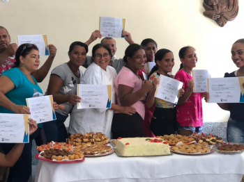 Certificação em oficina de salgados da UIP