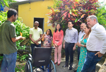 Entrega da Cadeira de Rodas do Sr. Pedro