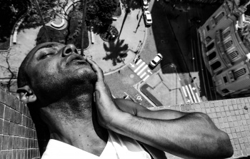 Inumeráveis" traz reflexões sobre a sociedade e os seus rumos.